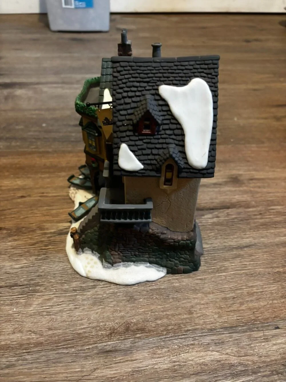 Dickens Collectables Christmas Village light up house The Grapes Inn
